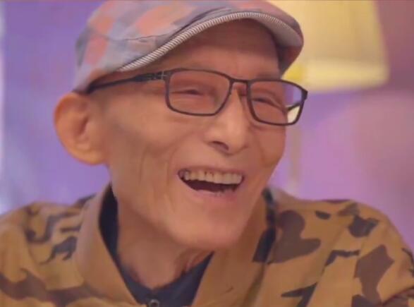 游本昌为追妻写一麻袋情书 笑称文笔好是写情书练出来的