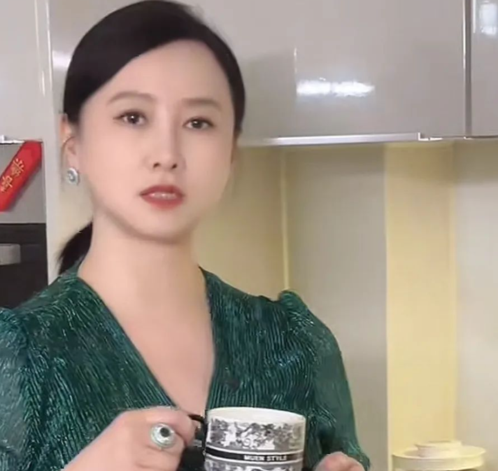 翁虹自曝与丈夫已分居3年 称分居后感情反而更好了