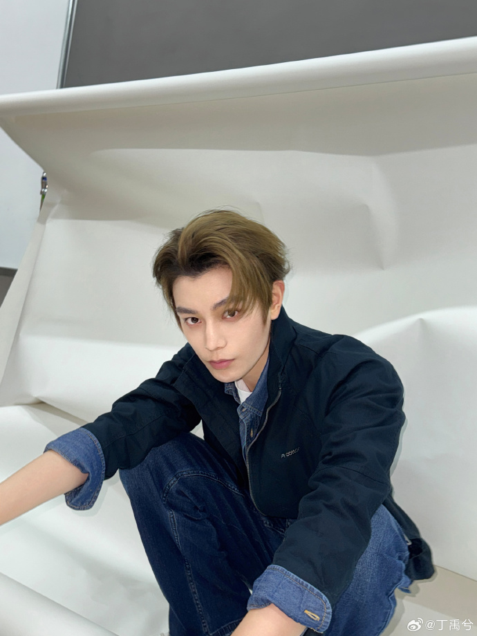 丁禹兮方回应缺席星光大赏：突发身体状况休息中